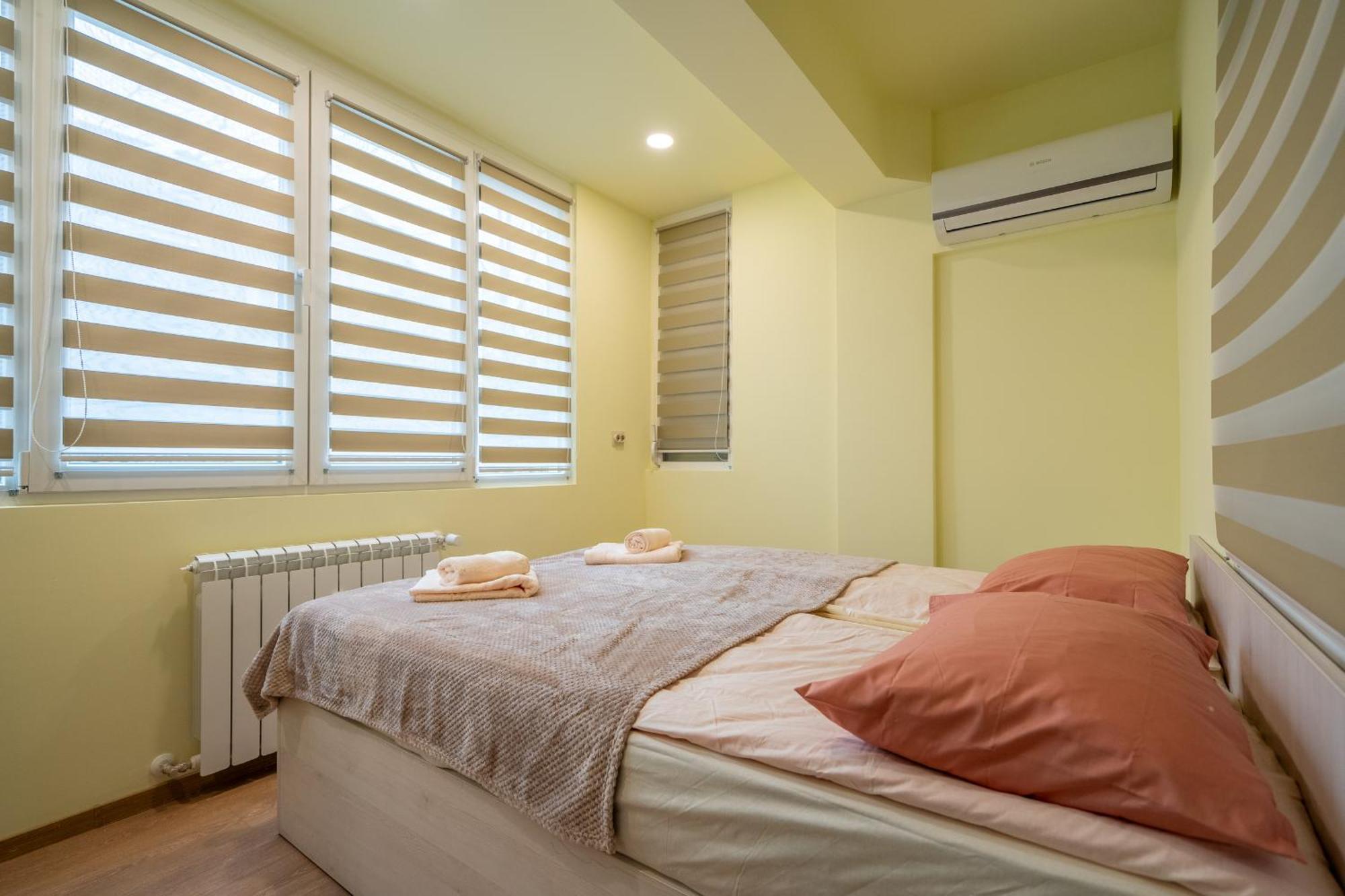 Top Location Central New & Spacious 3 Bdr Apt Medical Academy Szófia Kültér fotó
