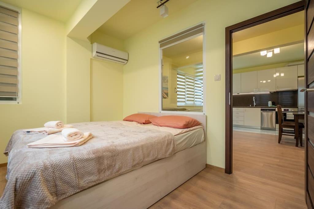 Top Location Central New & Spacious 3 Bdr Apt Medical Academy Szófia Kültér fotó