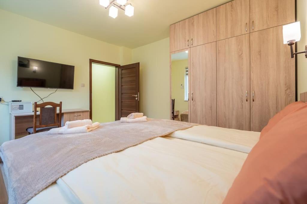 Top Location Central New & Spacious 3 Bdr Apt Medical Academy Szófia Kültér fotó