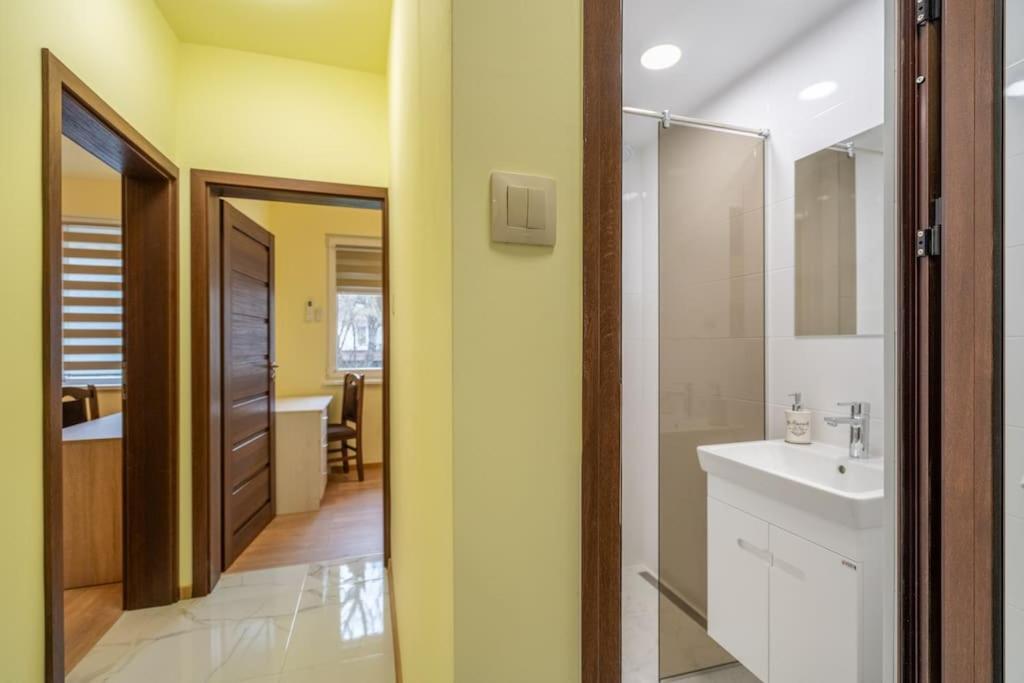 Top Location Central New & Spacious 3 Bdr Apt Medical Academy Szófia Kültér fotó