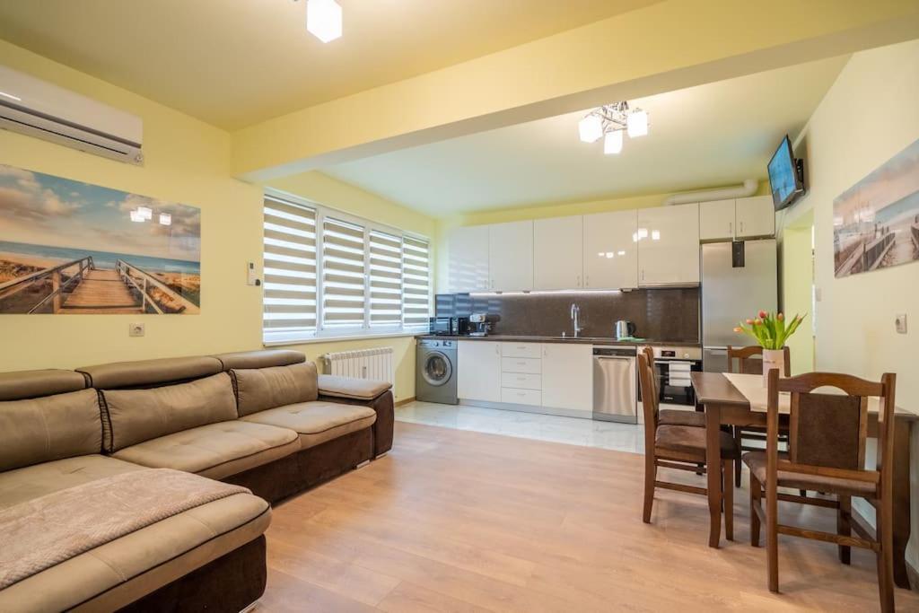 Top Location Central New & Spacious 3 Bdr Apt Medical Academy Szófia Kültér fotó